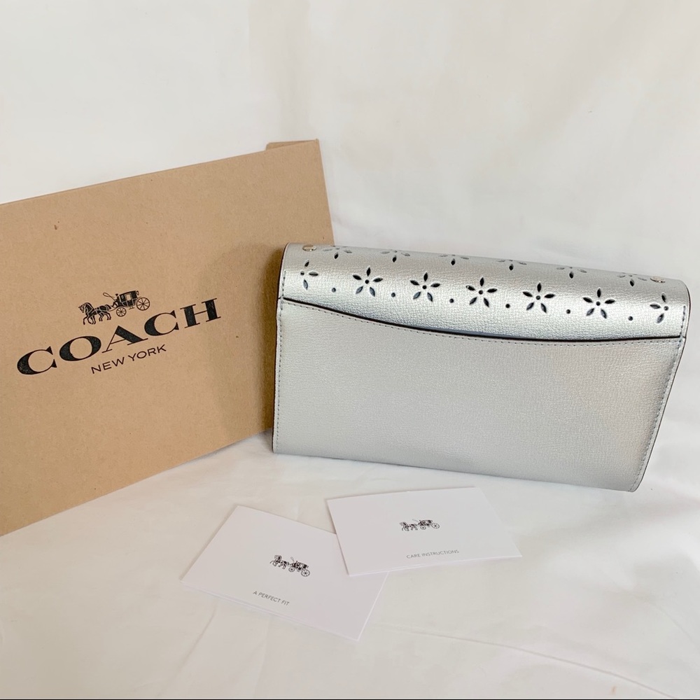 SOLD COACH 3 in 1 leather perforated crossbody - Picture 4 of 7